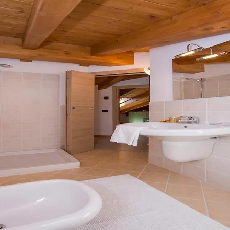 Apartamento Sleeps 6 Pool Lenno